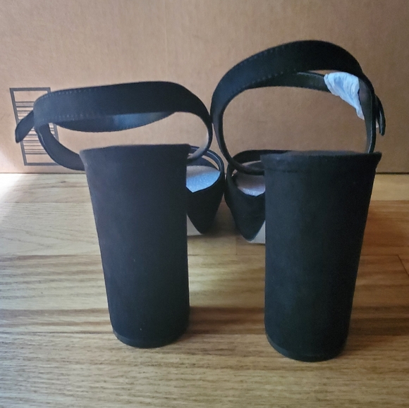 Madden Girl Platform Sandals - Picture 3 of 4